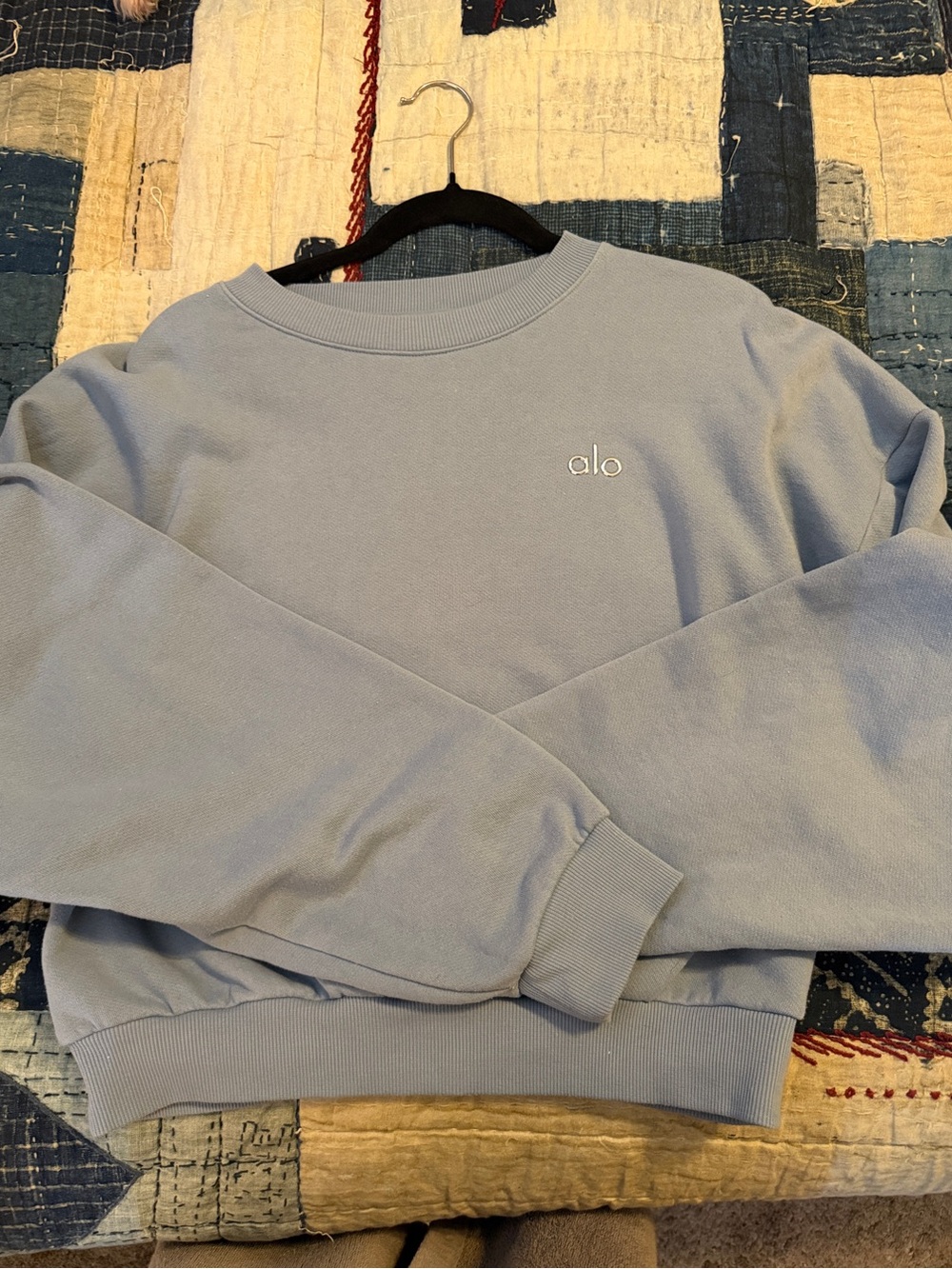 ALO Yoga Light Blue Crewneck Pullover Sweatshirt